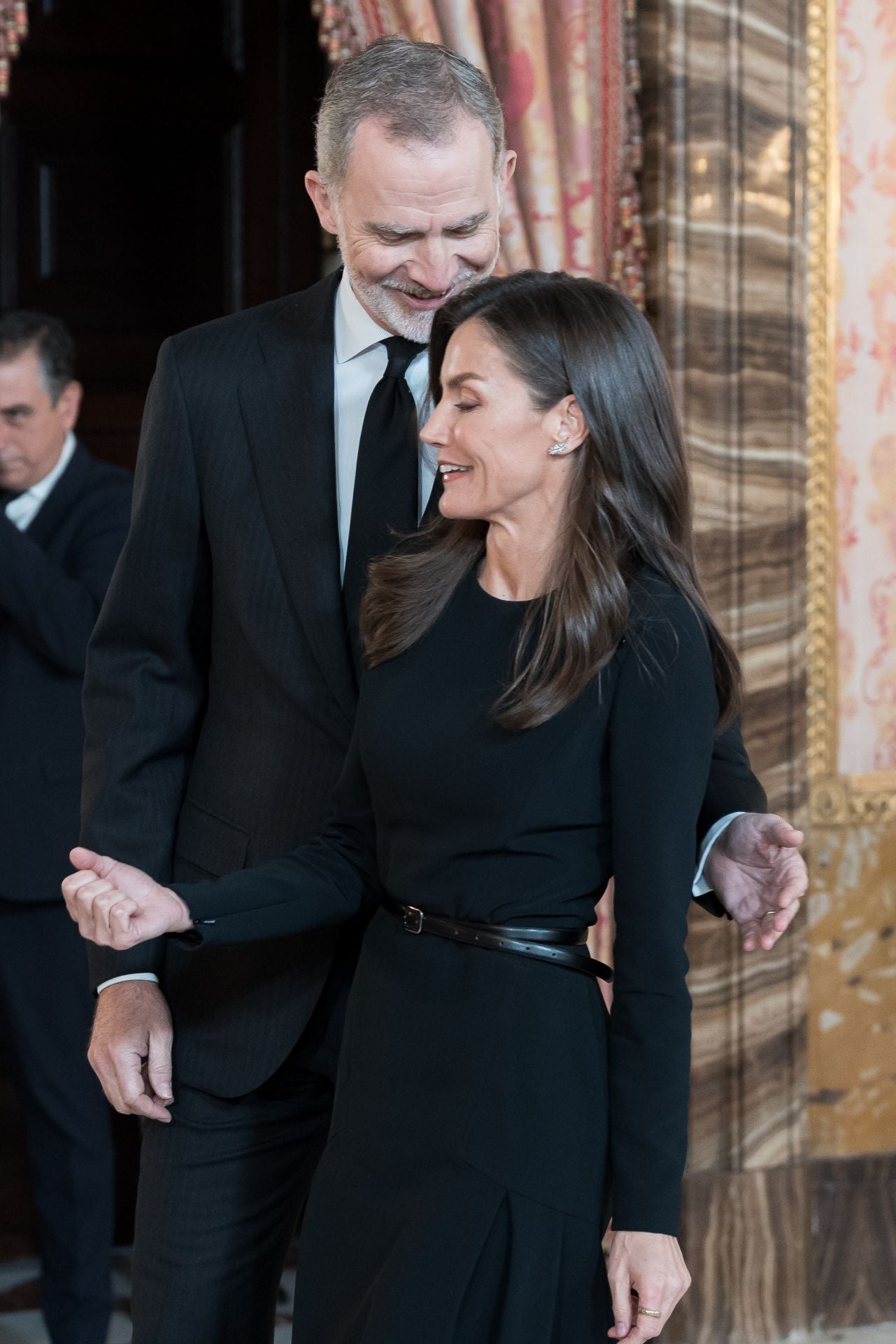Letizia, de luto riguroso por la muerte del Papa en el almuerzo por el Premio &#039;Miguel de Cervantes&#039;