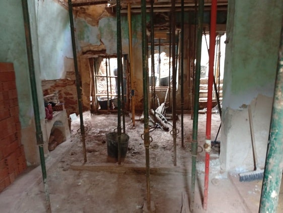 Interior del albergue que va a ser restaurado.