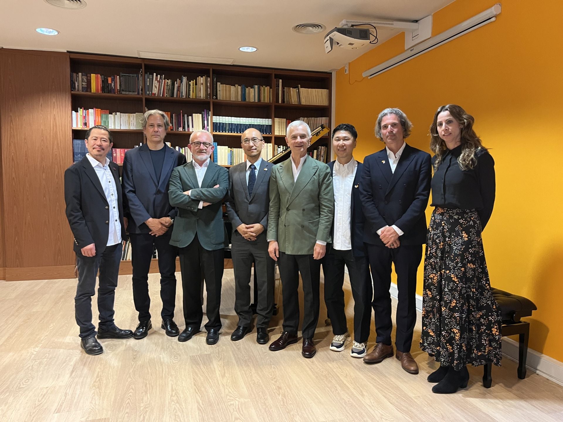 Hideki Matsuhisa, Ulises Menezo, Sergio Terol, el ministro de la embajada de Japón en España, Shinji Minami, Juan Viña, el chef de Kaido, Yoshikazu Yanome, Pablo Alomar y Paula Sánchez. 