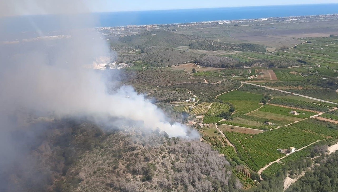 Vista aérea de la zona del incendio de Pego.
