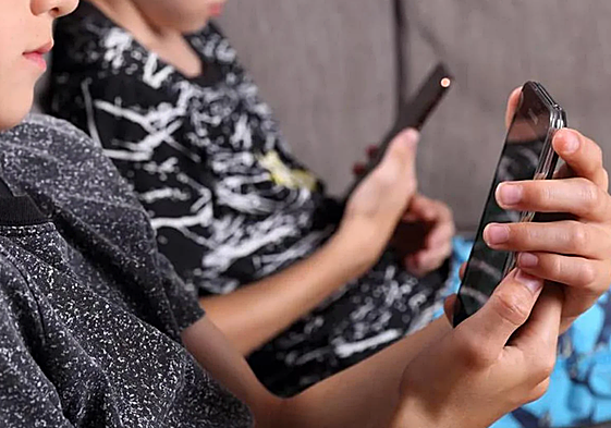 Estas son las marcas de móviles más fiables según la OCU