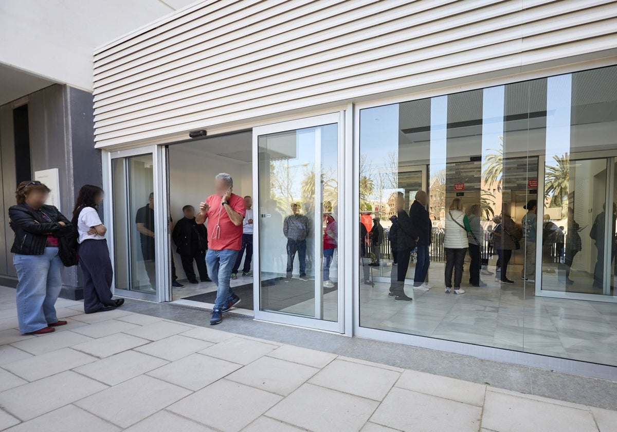 Nuevos problemas en el centro de salud Campanar II: La app y web no deja coger citas para enfermería o matrona