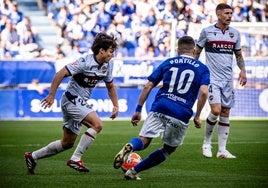 Carlos Álvarez, durante el transcurso del Oviedo-Levante.