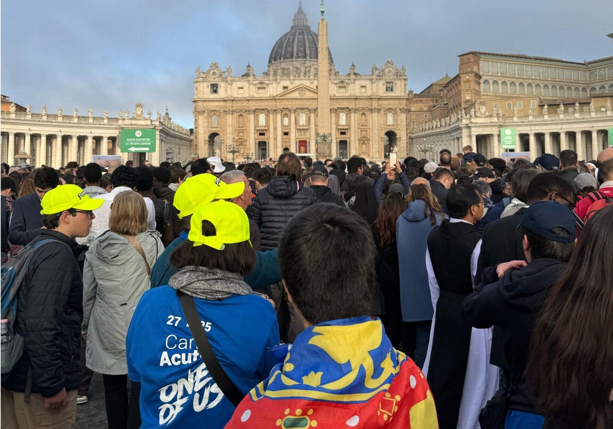 Valencianos en Roma: «A pesar de los apretujones, el ambiente es de mucha paz»