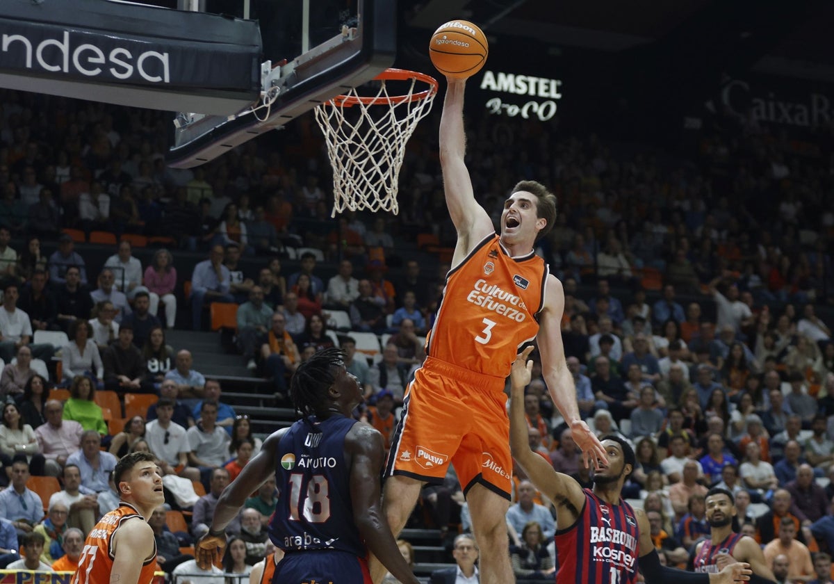La Fonteta asiste al partido que iguala la mayor anotación de la historia de la ACB