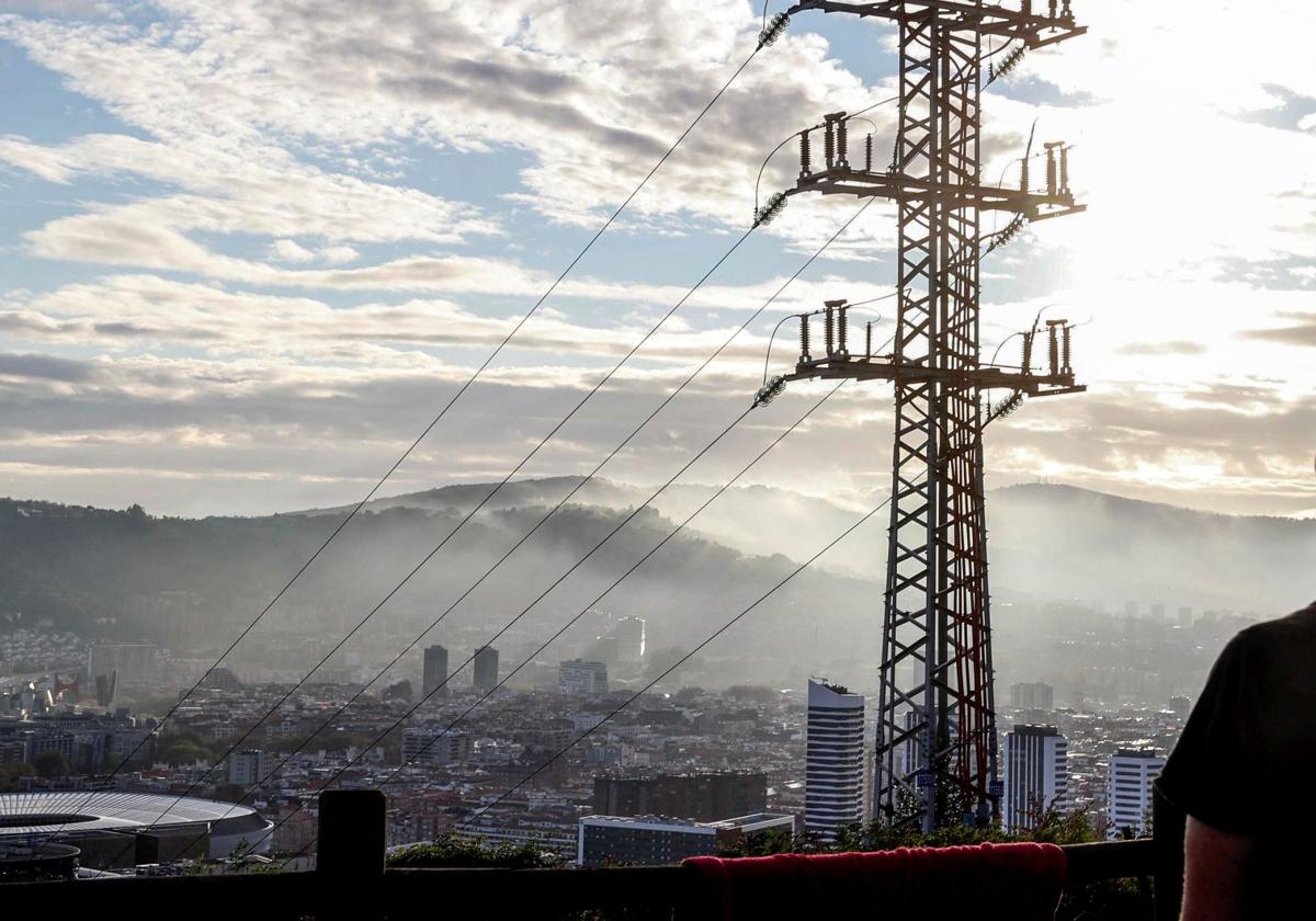Desplome del precio de la luz este martes tras el apagón: nueve horas gratis para enchufar los electrodomésticos