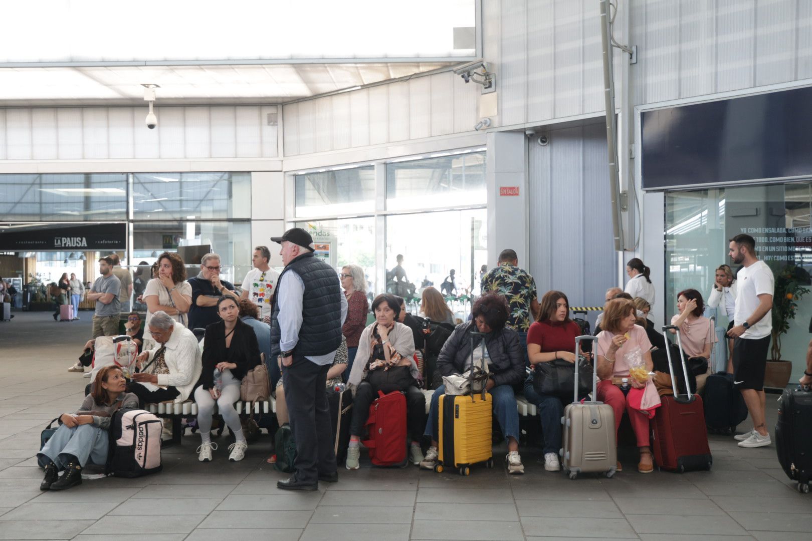 Trenes, metros, semáforos y hospitales de Valencia, afectados por el apagón