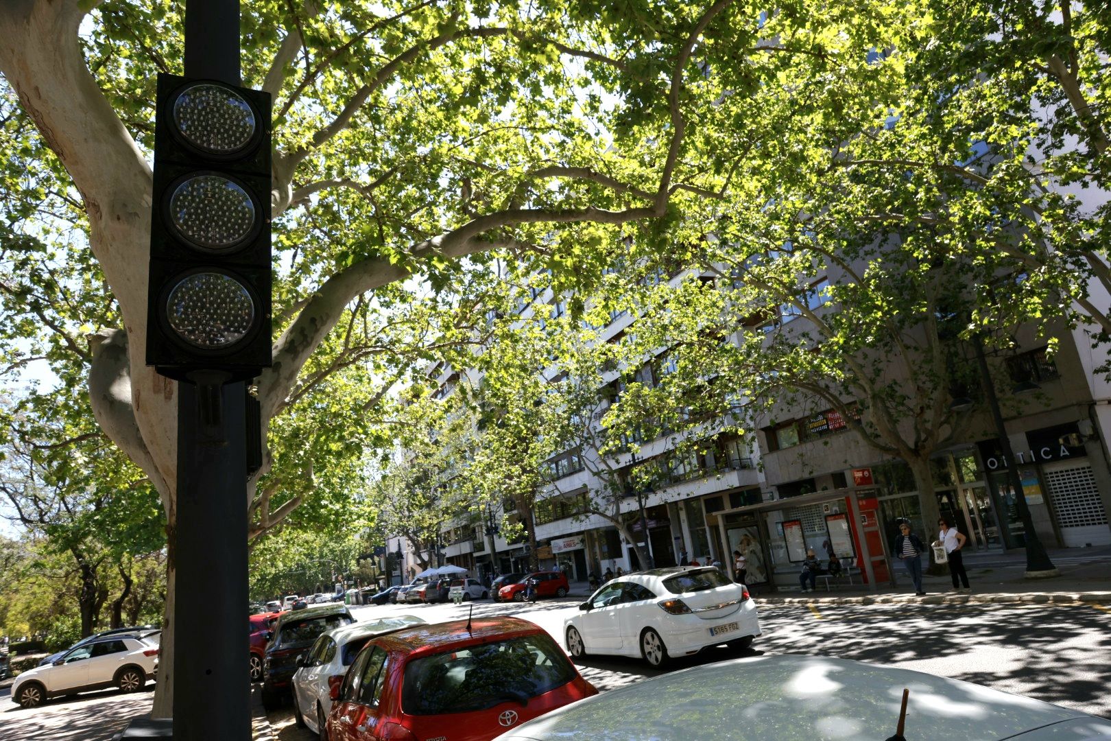 Trenes, metros, semáforos y hospitales de Valencia, afectados por el apagón