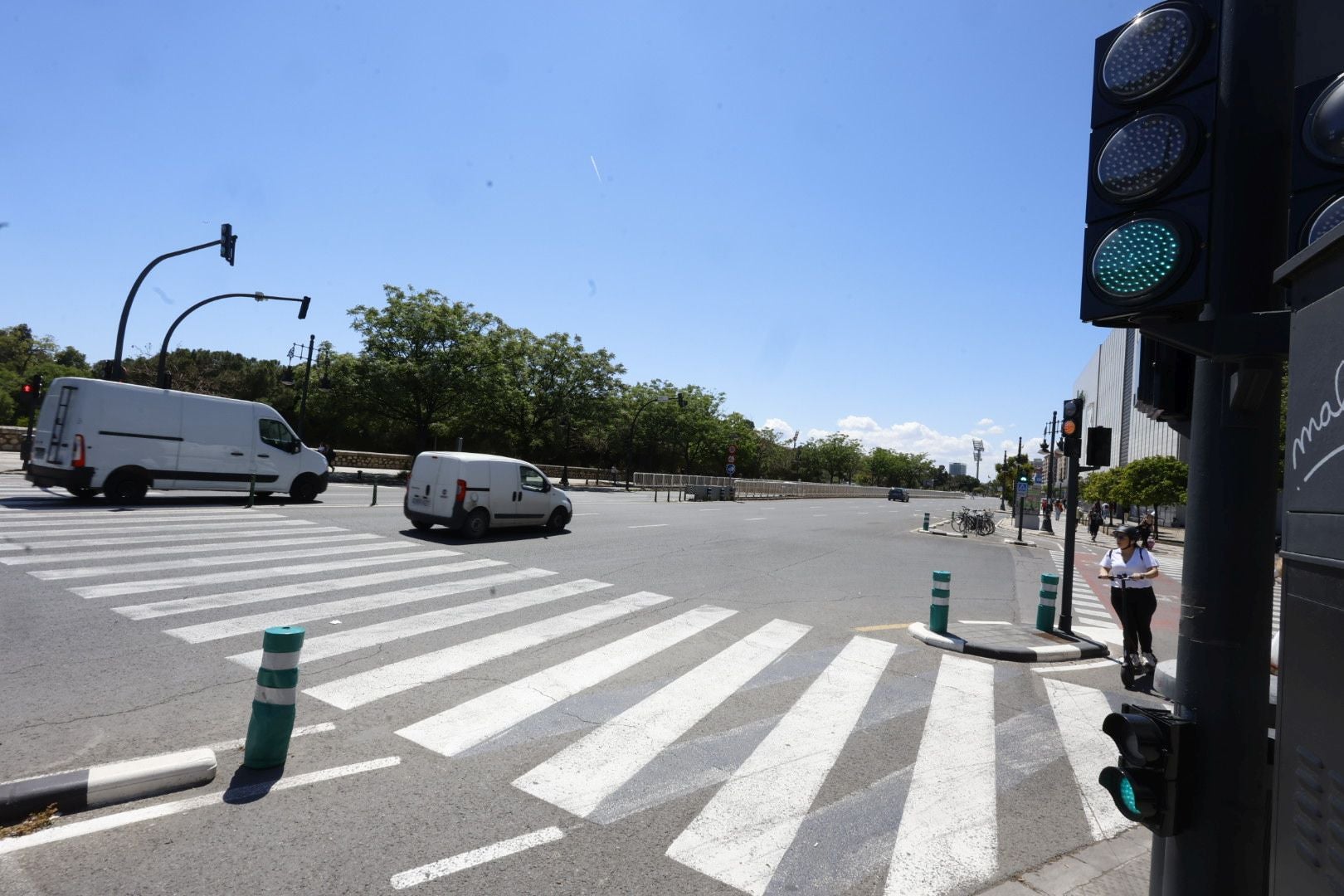 Trenes, metros, semáforos y hospitales de Valencia, afectados por el apagón