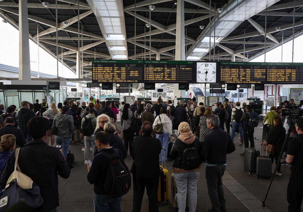 Los trenes se recuperan tras 24 horas de retrasos y suspensiones