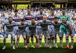 El equipo que salió de inicio en el Carlos Tartiere.