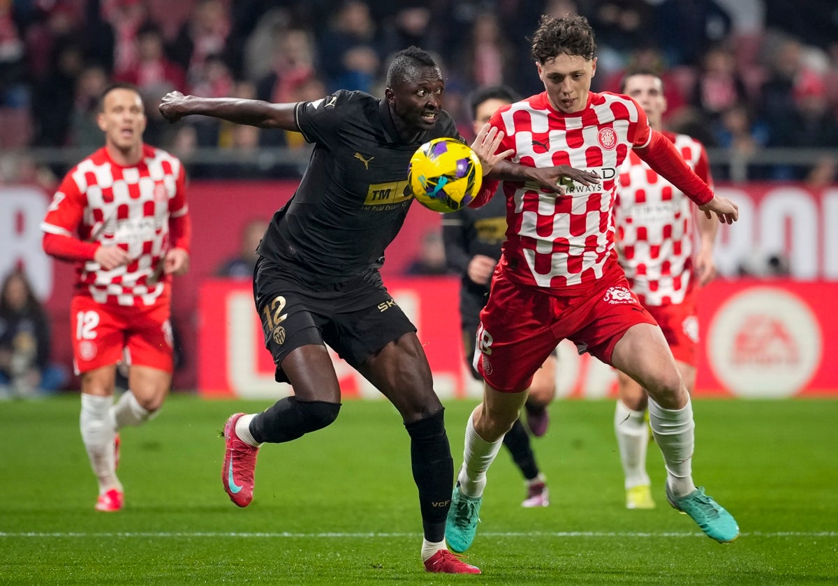 Qatar apretará por Sadiq si el Valencia no se decide fichar al nigeriano