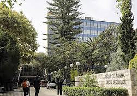 La Universitat de València mantiene las clases suspendidas