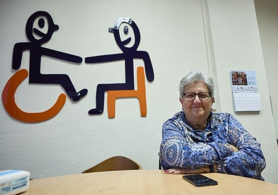 María José Martínez, en la sede de COCEMFE Valencia.
