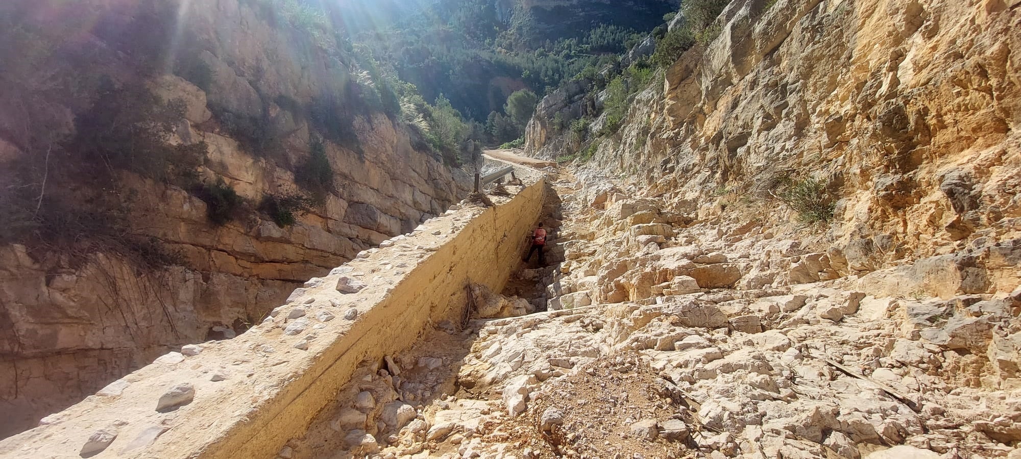 La Federación de Deportes de Montaña muestra su apoyo a Chera tras los daños ocasionados por la dana en rutas y senderos