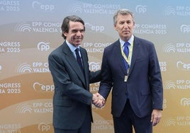 Aznar y Feijóo, a su llegada al Congreso del PPE en Feria Valencia.