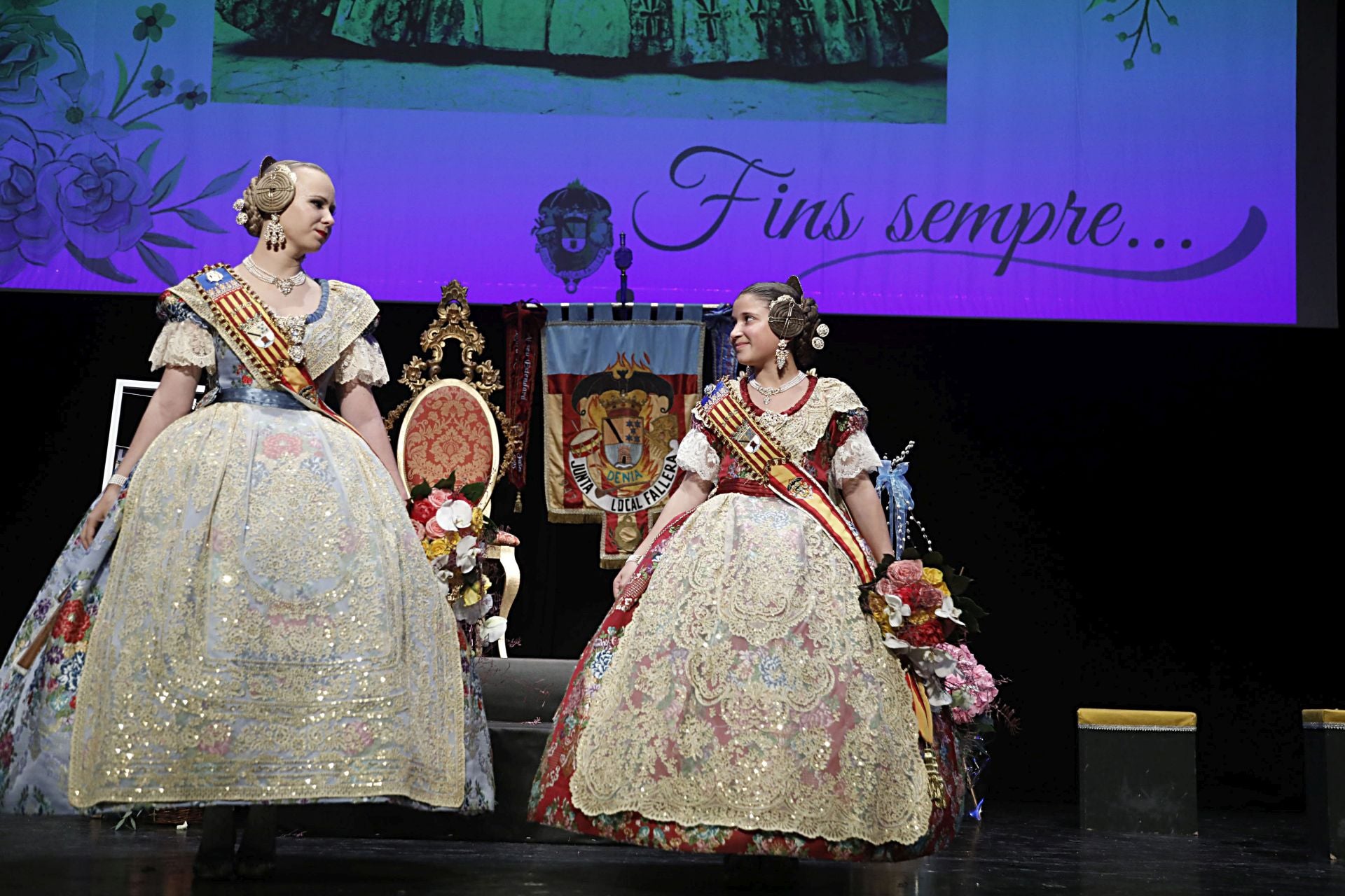 Bienvenidas y despedidas en las Fallas de Dénia