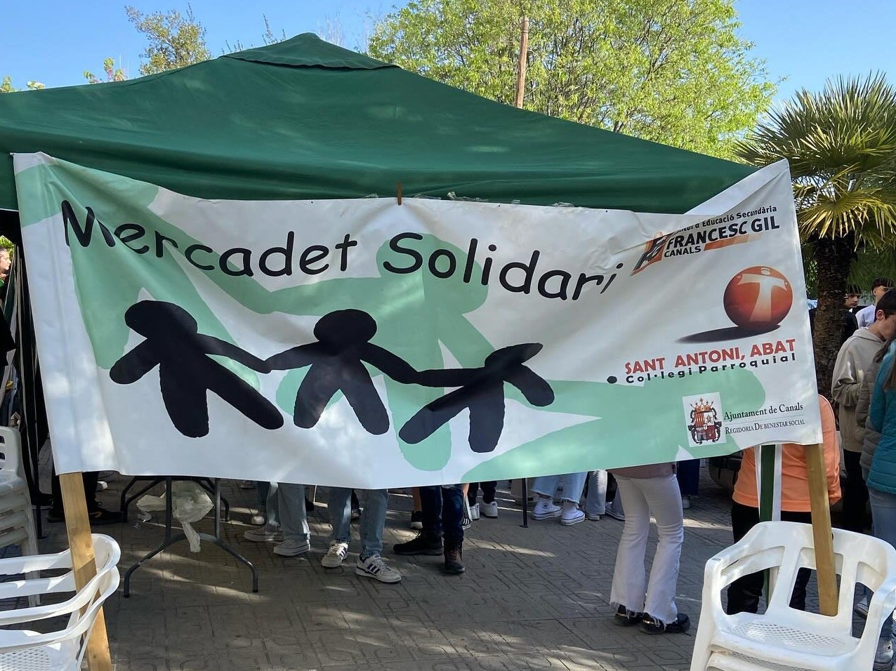 El Mercadillo Solidario de Canals celebra su XXIX edición con una gran implicación del alumnado