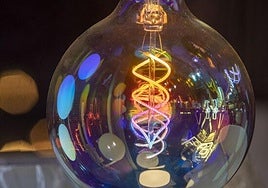 Una bombilla en una imagen de archivo.