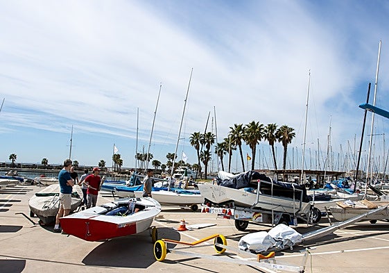 Las embarcaciones aparcadas en esperando a salir.