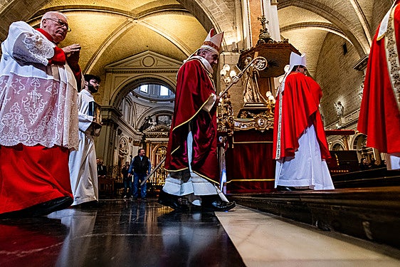 El arzobispo de Valencia durante la festividad de San Vicente Mártir.