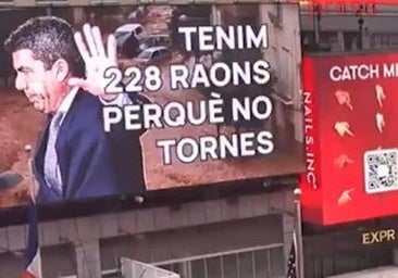 Compromís «recibe» a Mazón en Nueva York con un mensaje en Times Square: «Tenemos 228 razones para que no vuelvas»