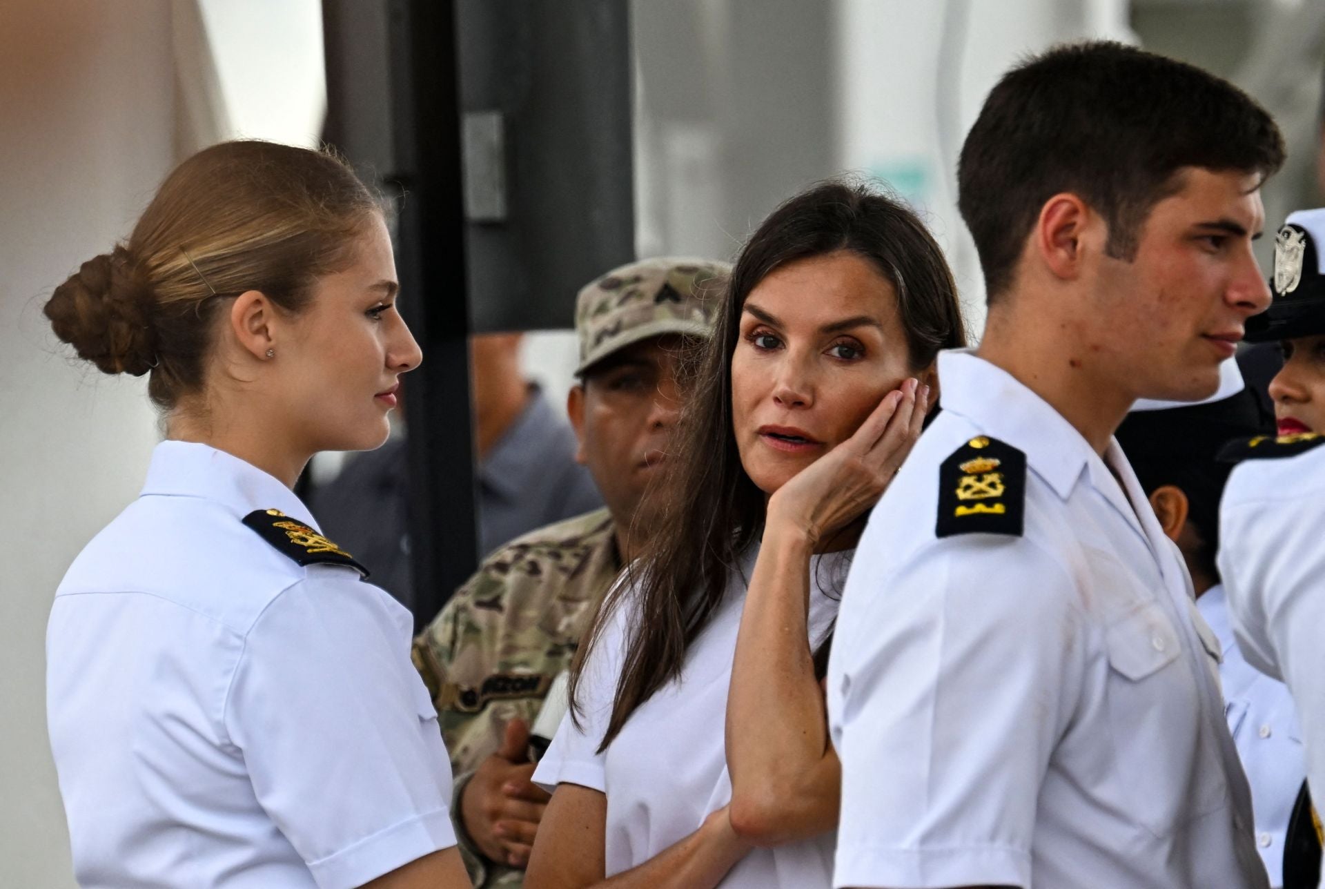 FOTOS | El emocionante reencuentro de Letizia y Leonor en Panamá