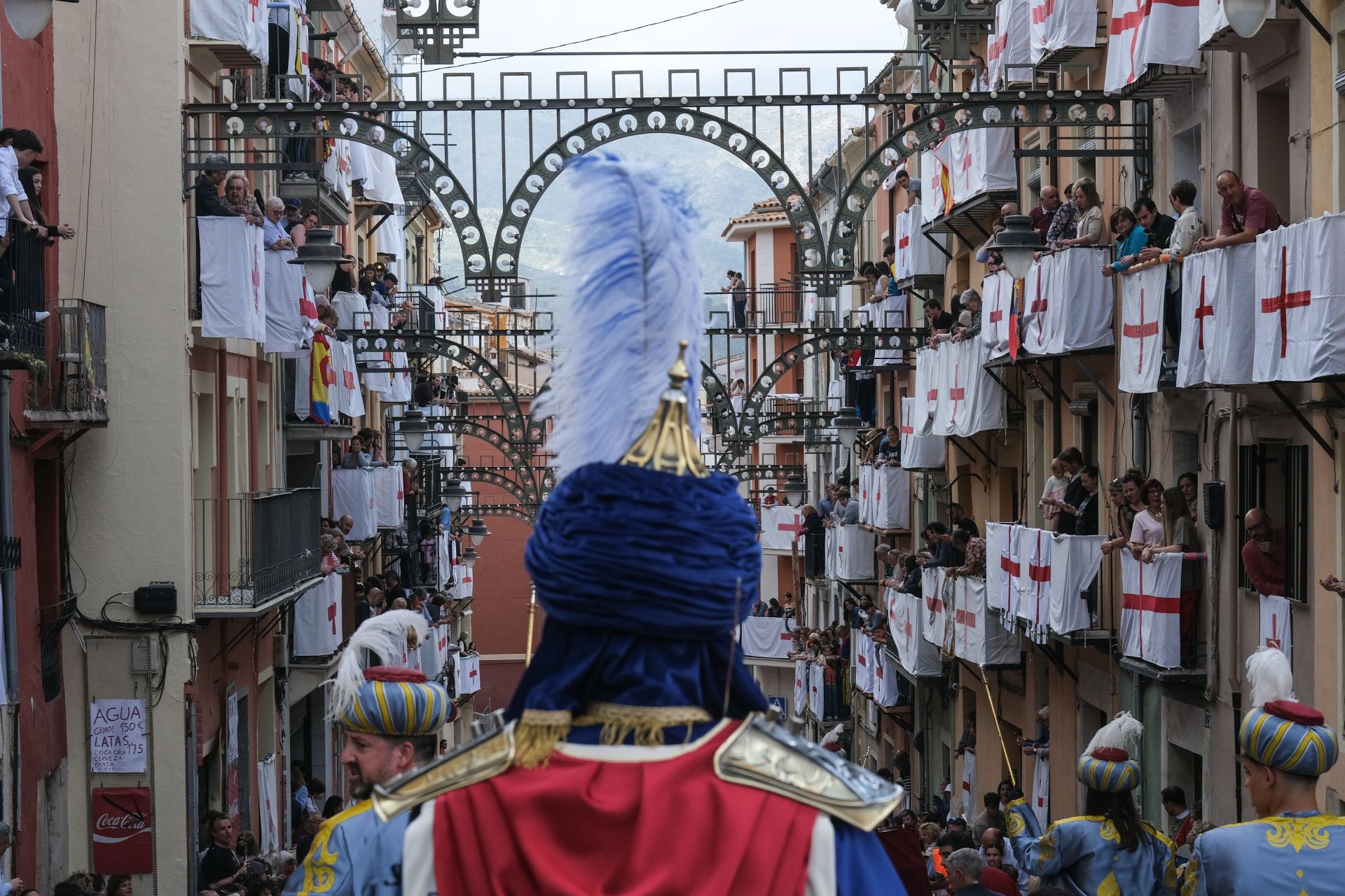 FOTOS | La fiesta de Moros y Cristianos llena el centro de Alcoy