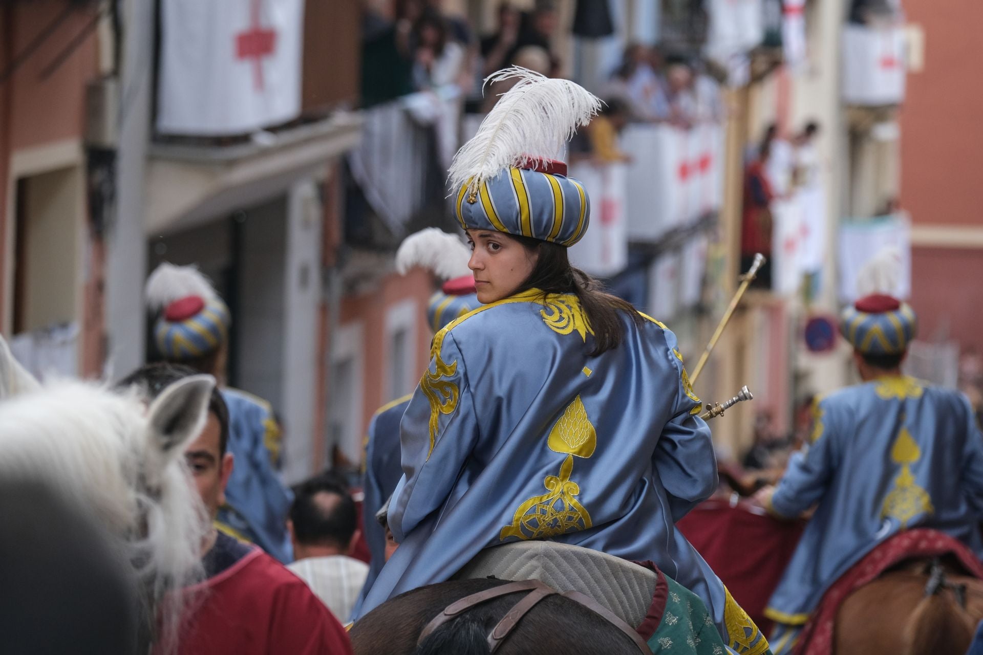 FOTOS | La fiesta de Moros y Cristianos llena el centro de Alcoy