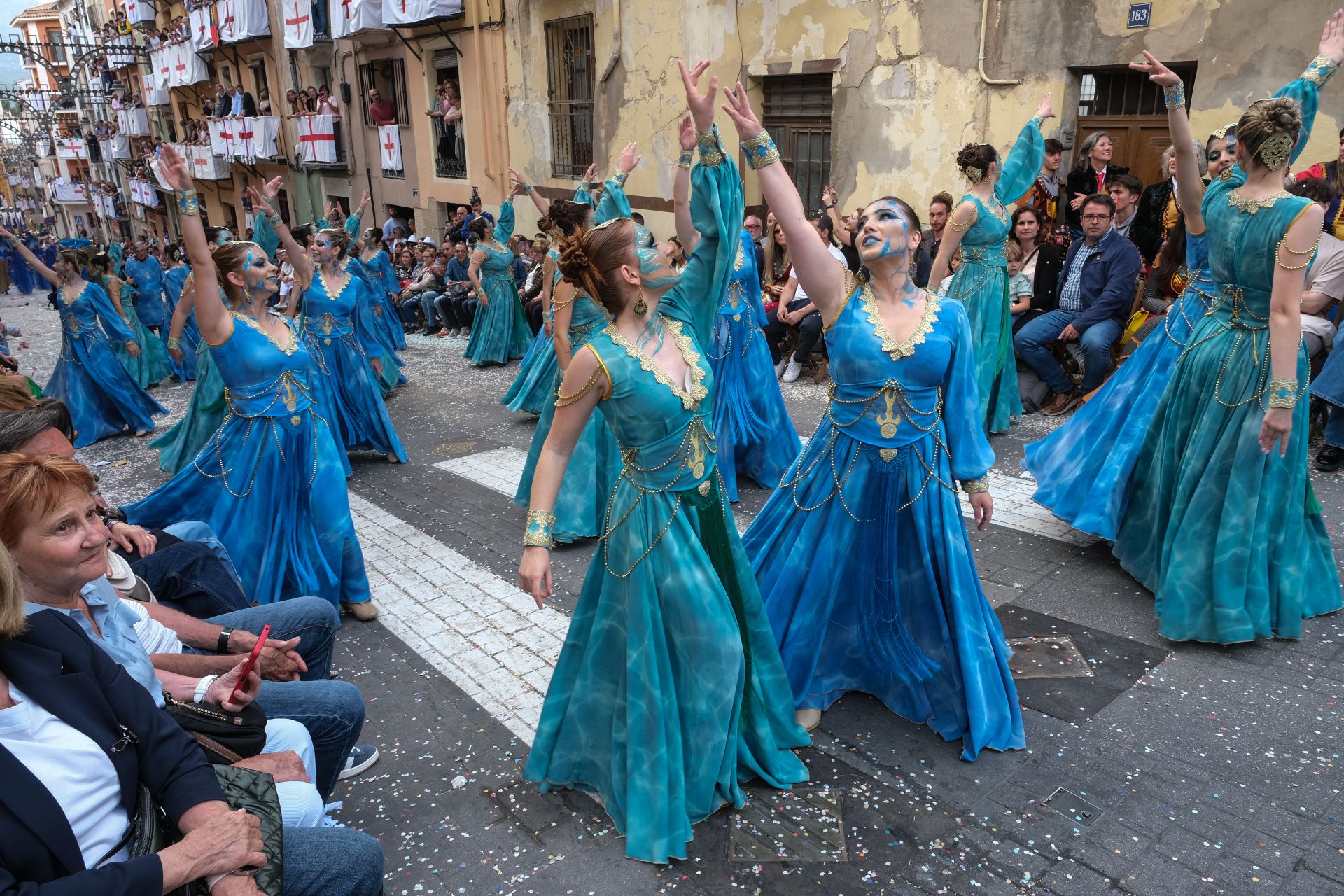 FOTOS | La fiesta de Moros y Cristianos llena el centro de Alcoy
