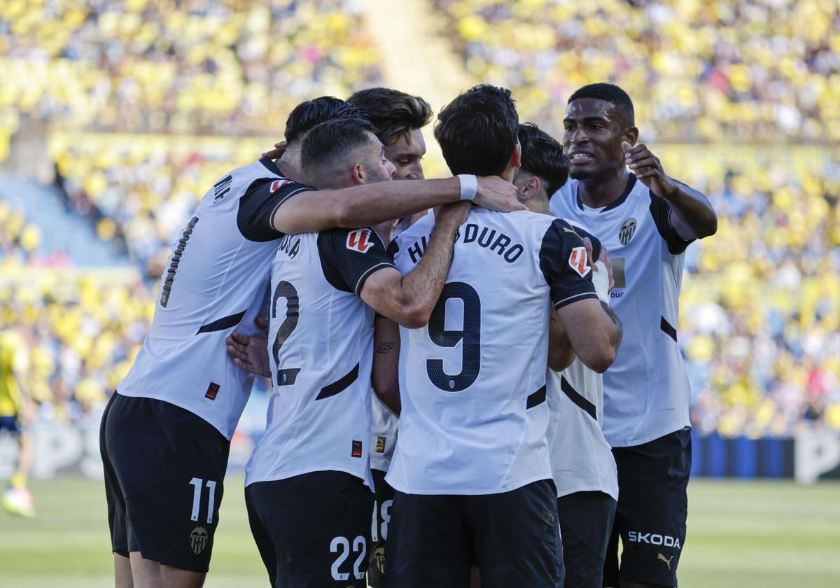 El aciago regreso al once de Rafa Mir ocho meses después