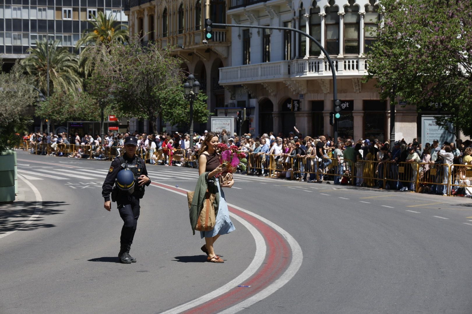 FOTOS | Así ha sido la mascletà del domingo 4 de mayo por el Día de la Madre