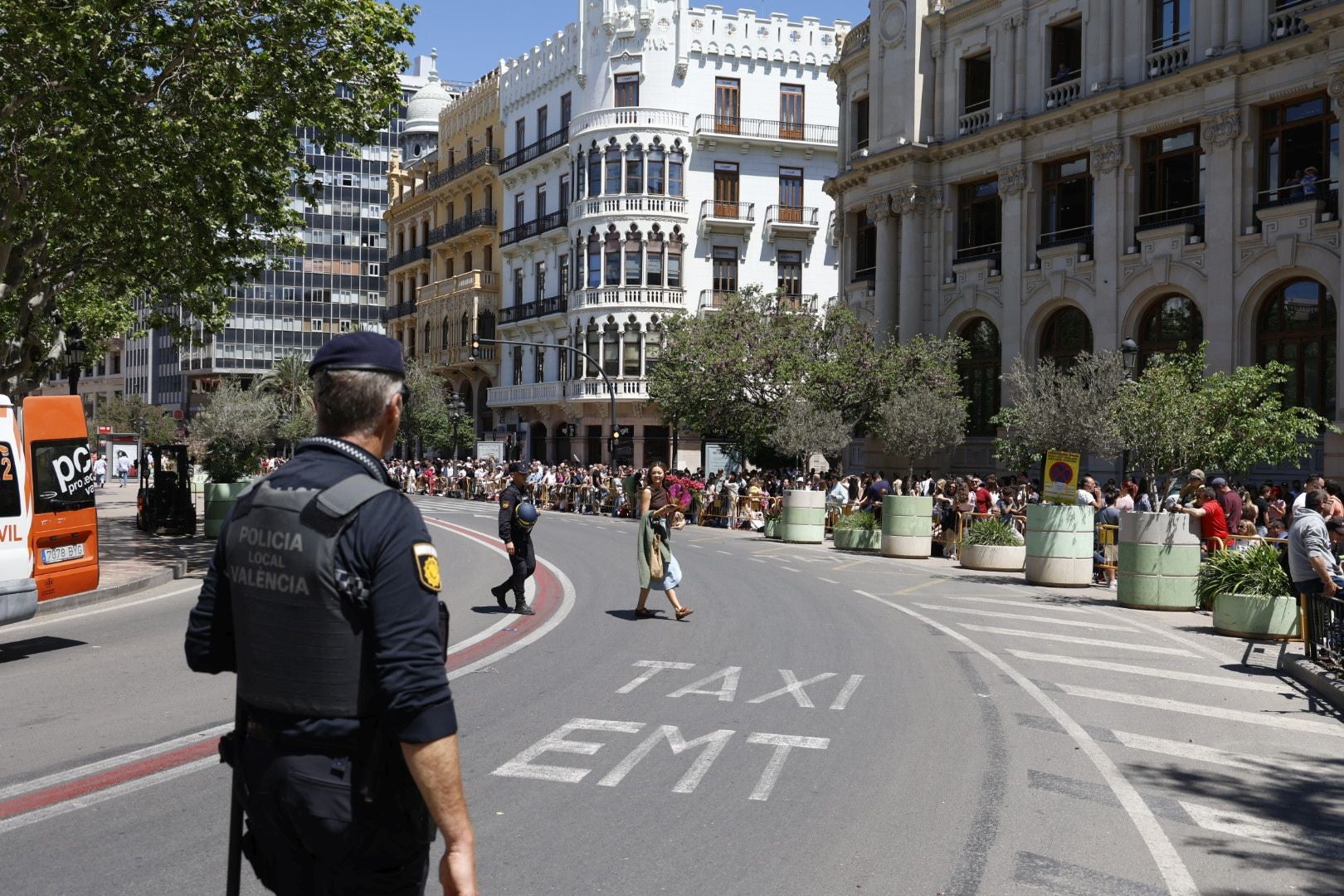 FOTOS | Así ha sido la mascletà del domingo 4 de mayo por el Día de la Madre