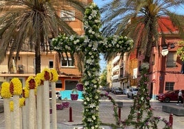 La Falla Plaça de la Creu i els Àngels gana el Concurso de las Cruces de Mayo 2025