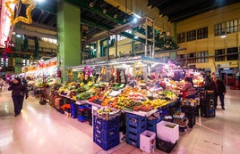 Interior del mercado de Ruzafa.