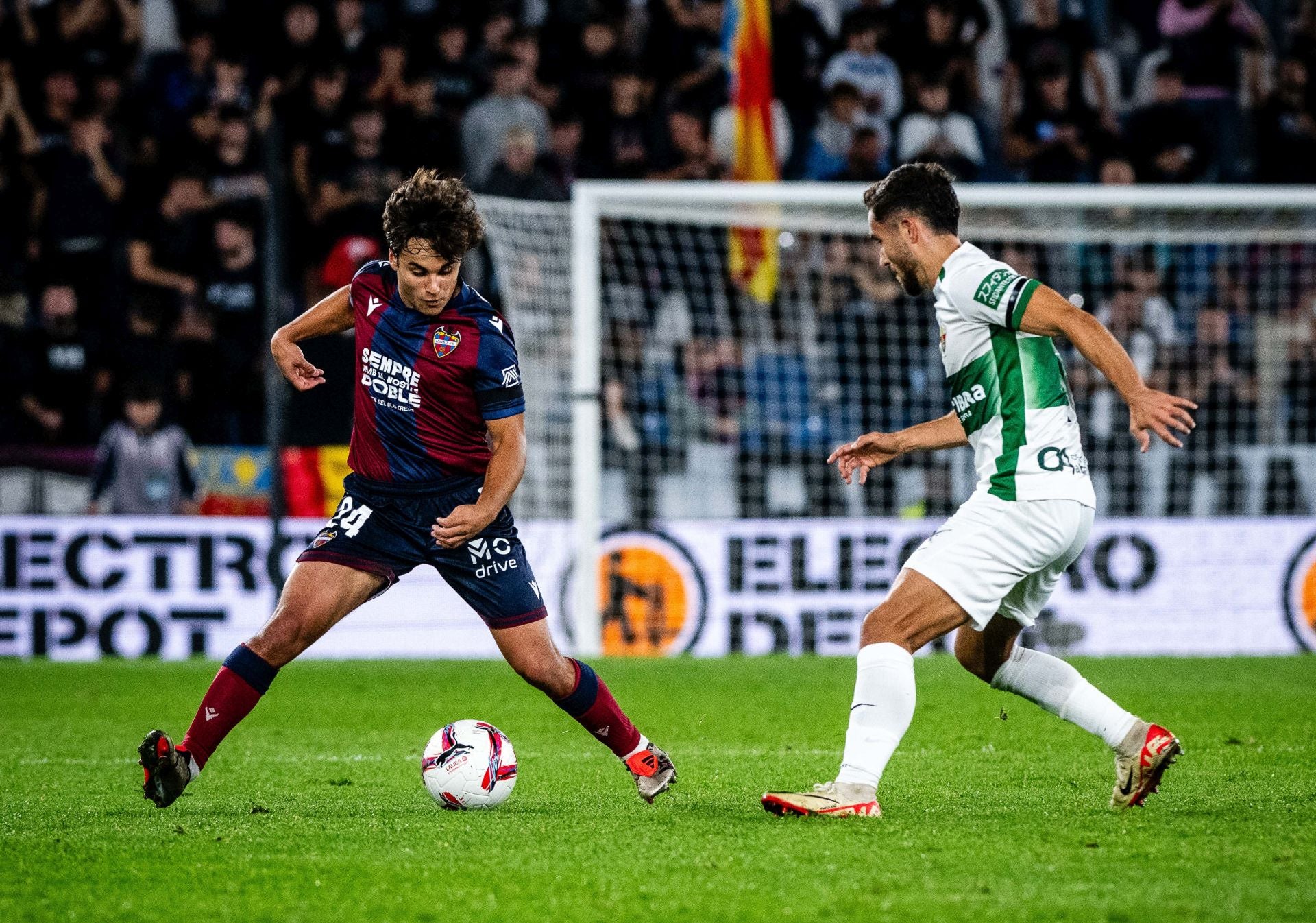 La afición del Levante agota las 626 entradas visitantes para el Elche en cuestión de minutos
