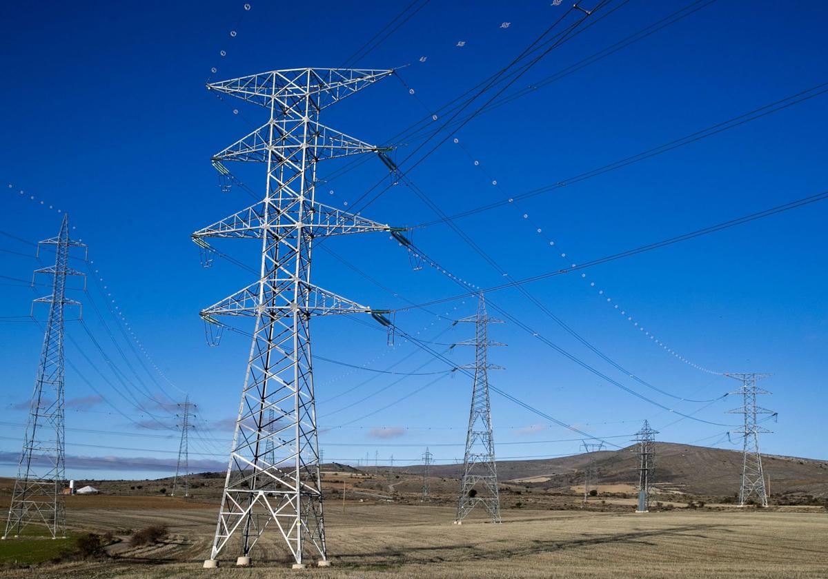 El precio de la luz cambia con la nueva tarifa este martes: Las horas prohibitivas para enchufar los electrodomésticos