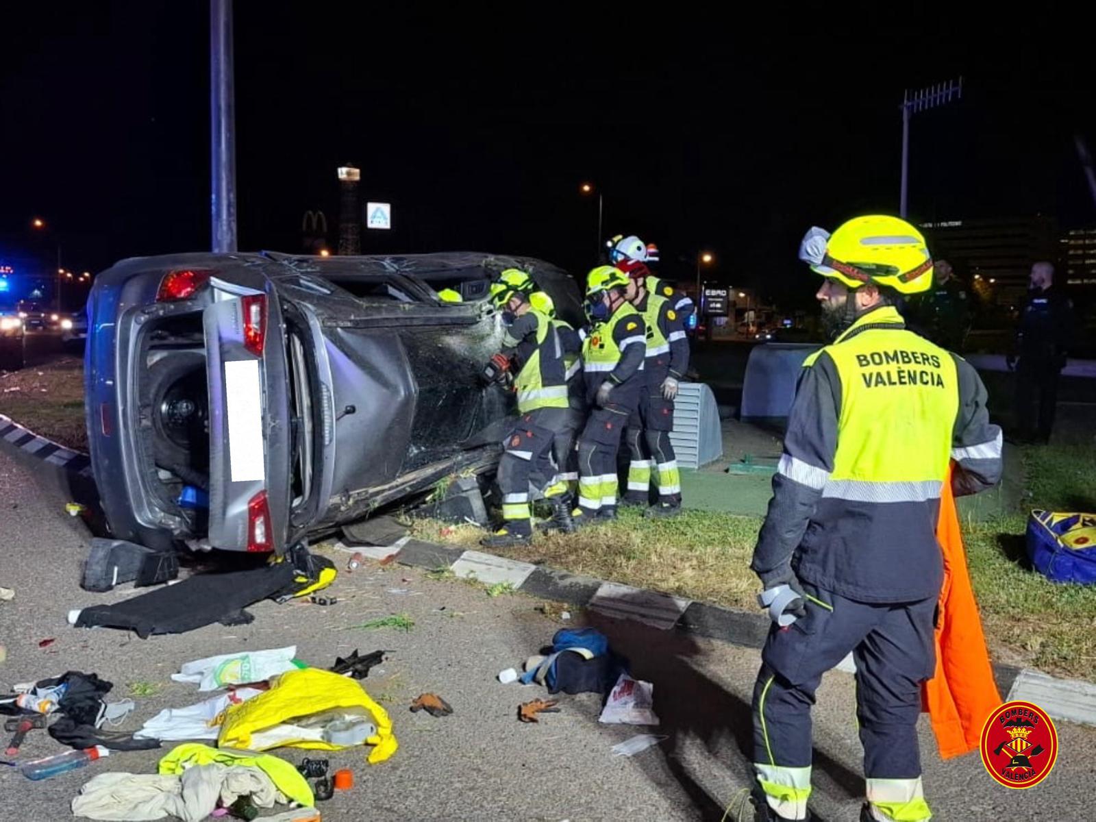Espectacular accidente en uno de los accesos a Valencia