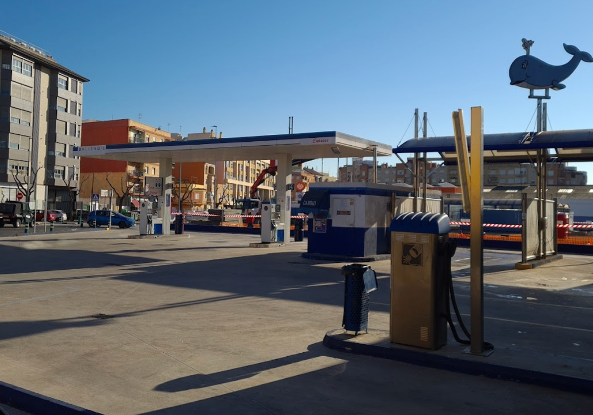 Precintada una gasolinera de Alaquàs tras averiar más de 40 vehículos por una supuesta filtración de agua