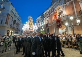 La Virgen de los Desamparados, durante la procesión el pasado año.