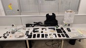 Parte del material incautado por la Guardia Civil.