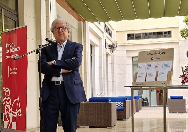 Joan Romero durante la presentación de la colección