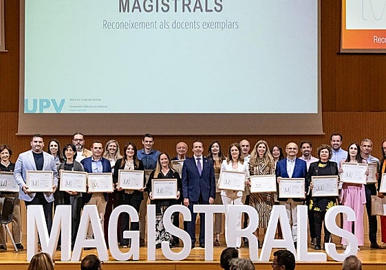 Foto de familia del acto celebrado este jueves.