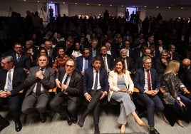 Autoridades de diversos sectores en el acto de celebración del 40 aniversario de Fecoval.