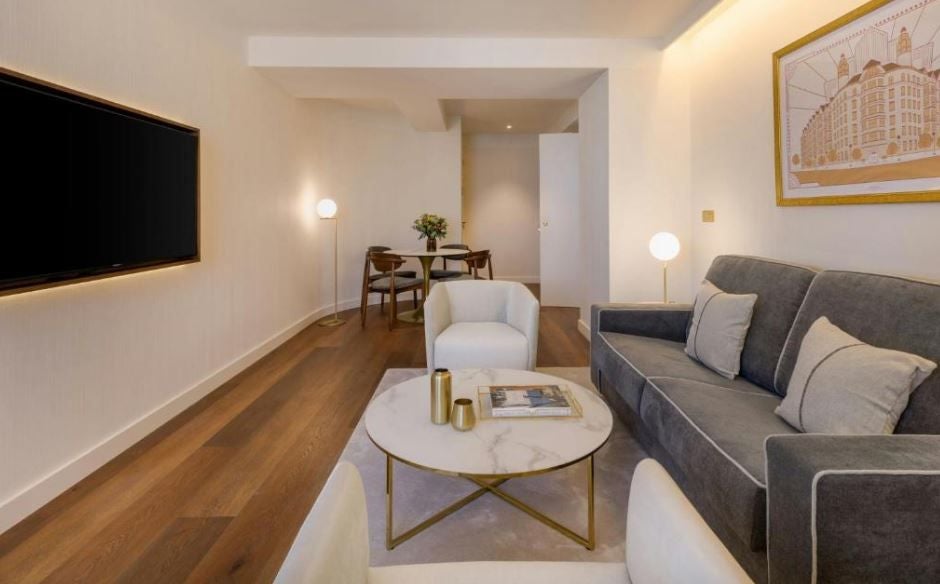 Fotos: Un hotel de 5 estrellas superior abre en el centro de Valencia