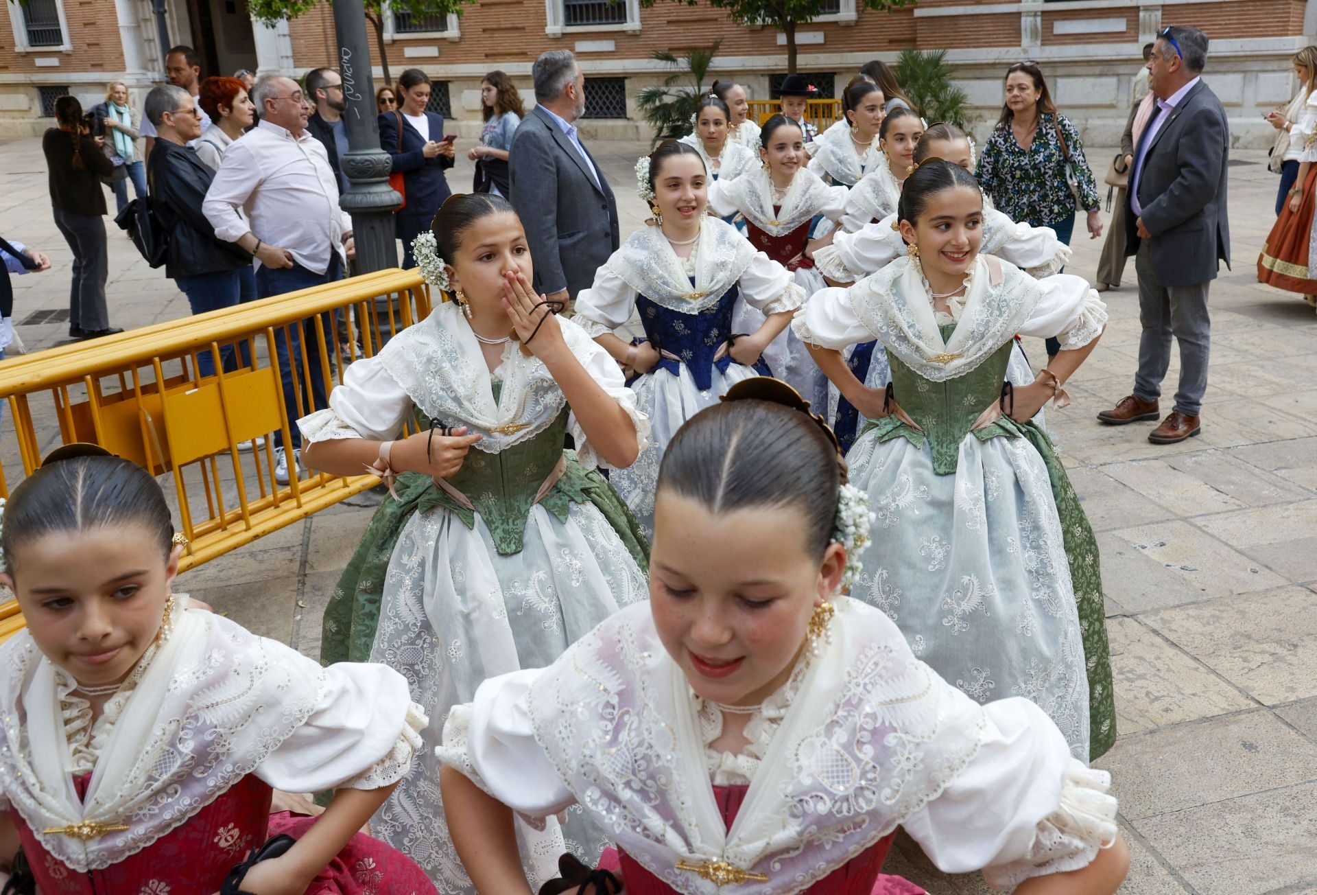 Dansà y pasarela de moda fallera