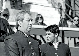 Vicente Barrera y Cayetano Rivera en la plaza de Utiel.