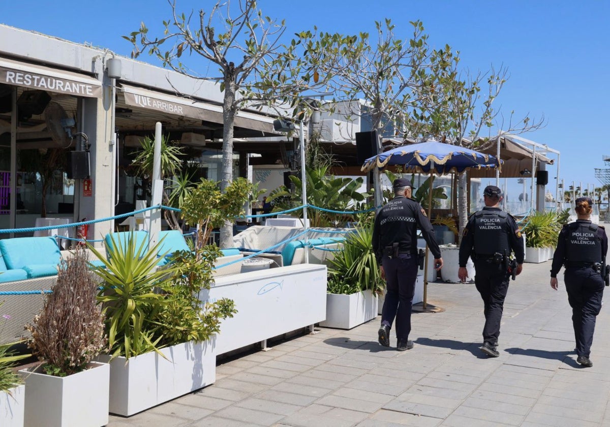 La Autoridad Portuaria licitará de nuevo los locales de los dos restaurantes con cese de actividad de la Marina de Valencia