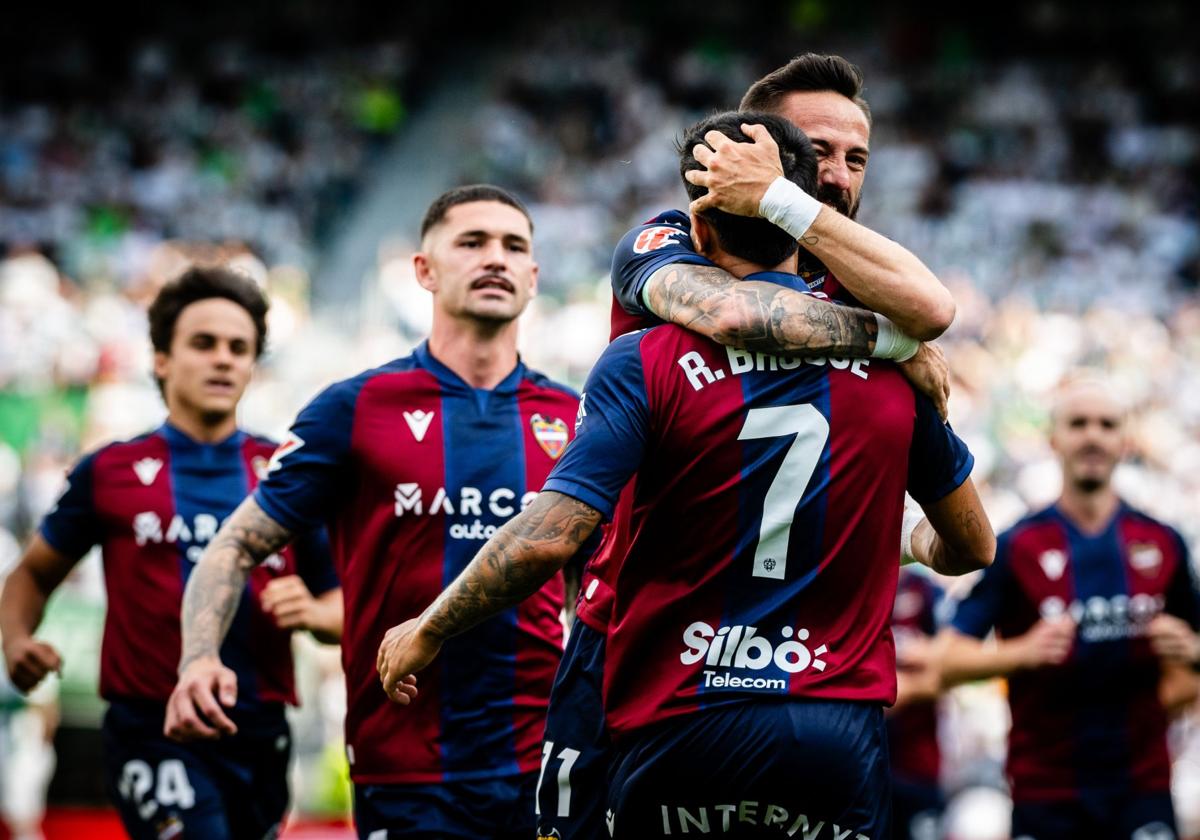 El Levante acaricia el ascenso a Primera
