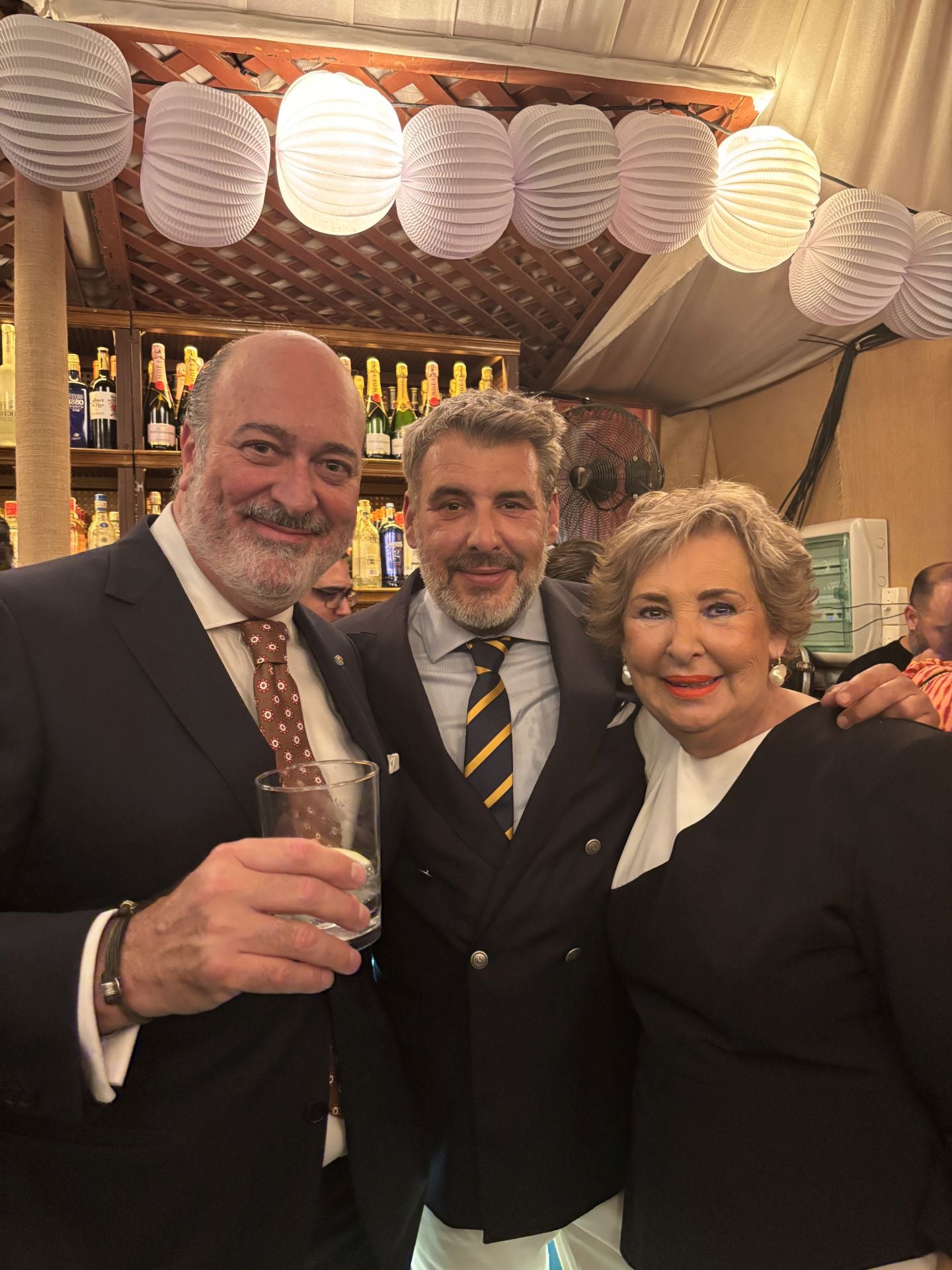 José Cosme, Juanjo Vega y su madre.